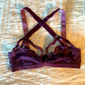 Lonely velvet cross back bra aubergine